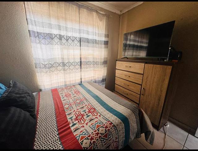 5 BEDROOM HOUSE FOR SALE IN RIVERLEA